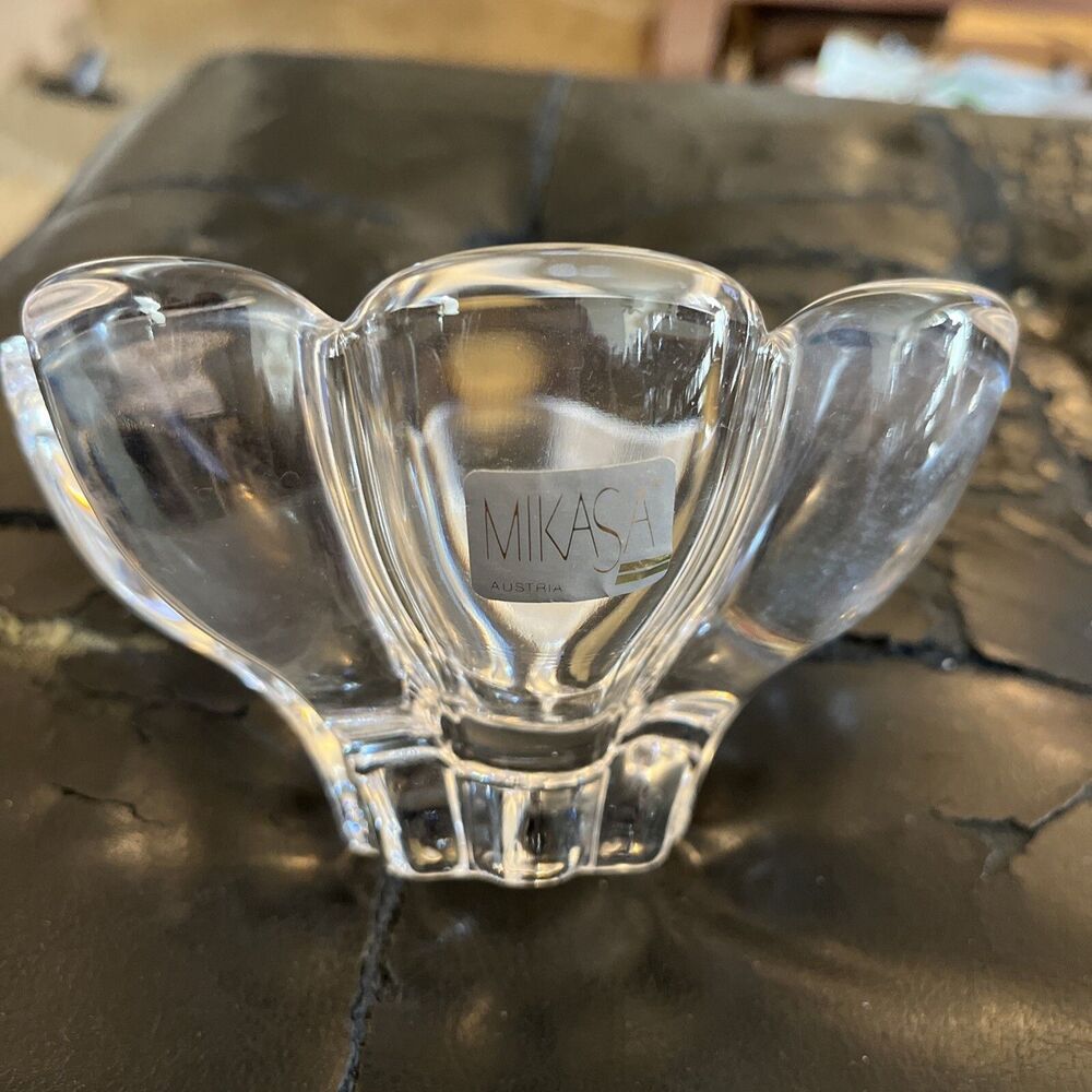 MIKASA Germany 8  Flower Petal Sculpted Dish Scalloped Rim Clear Crystal 5.5 “